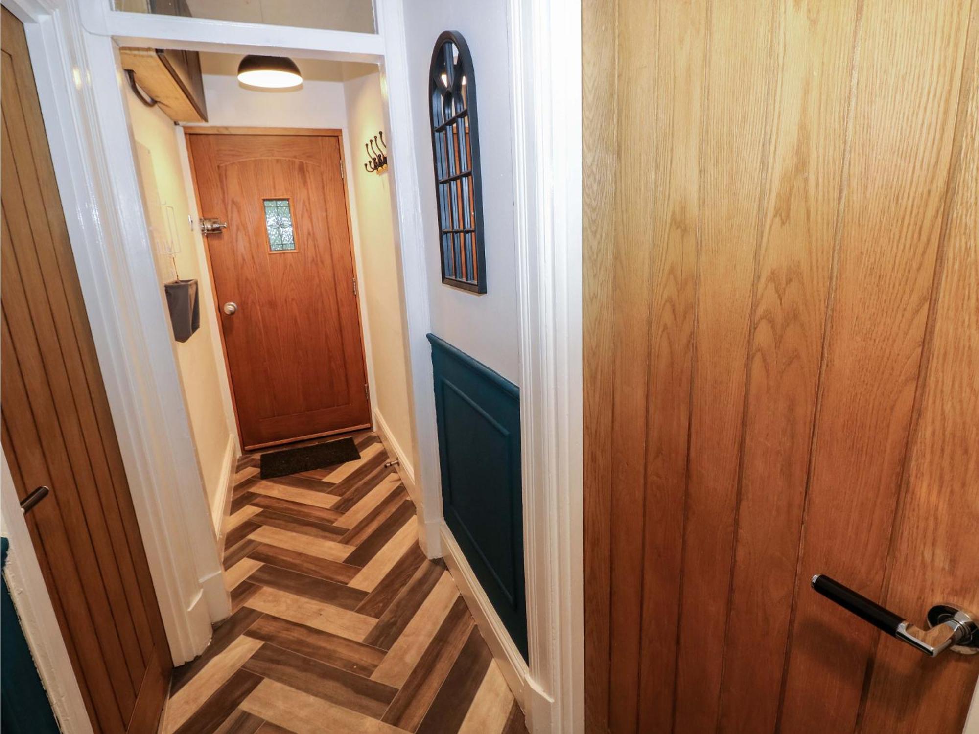 100 Cwmphil Road *