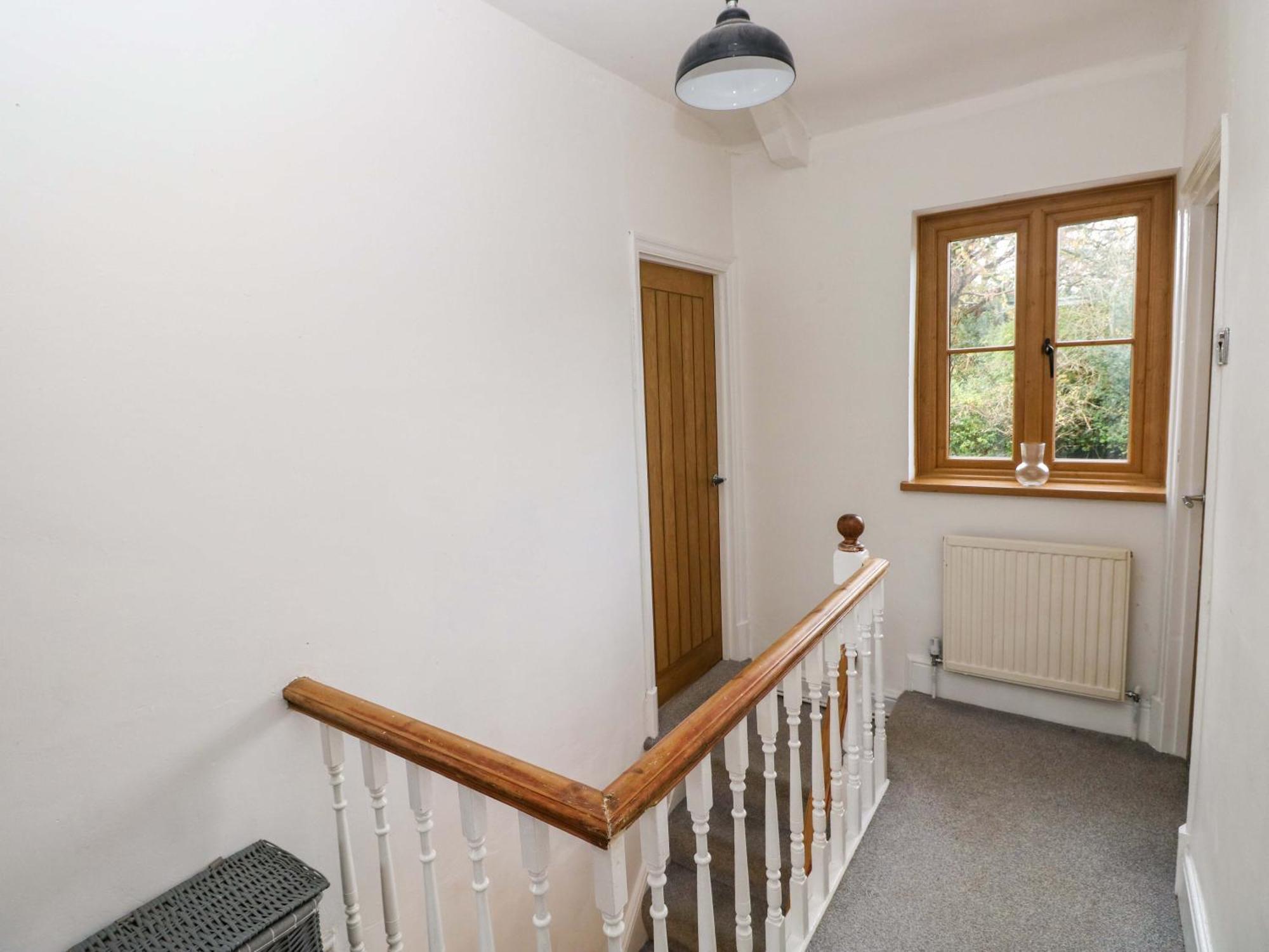 100 Cwmphil Road *