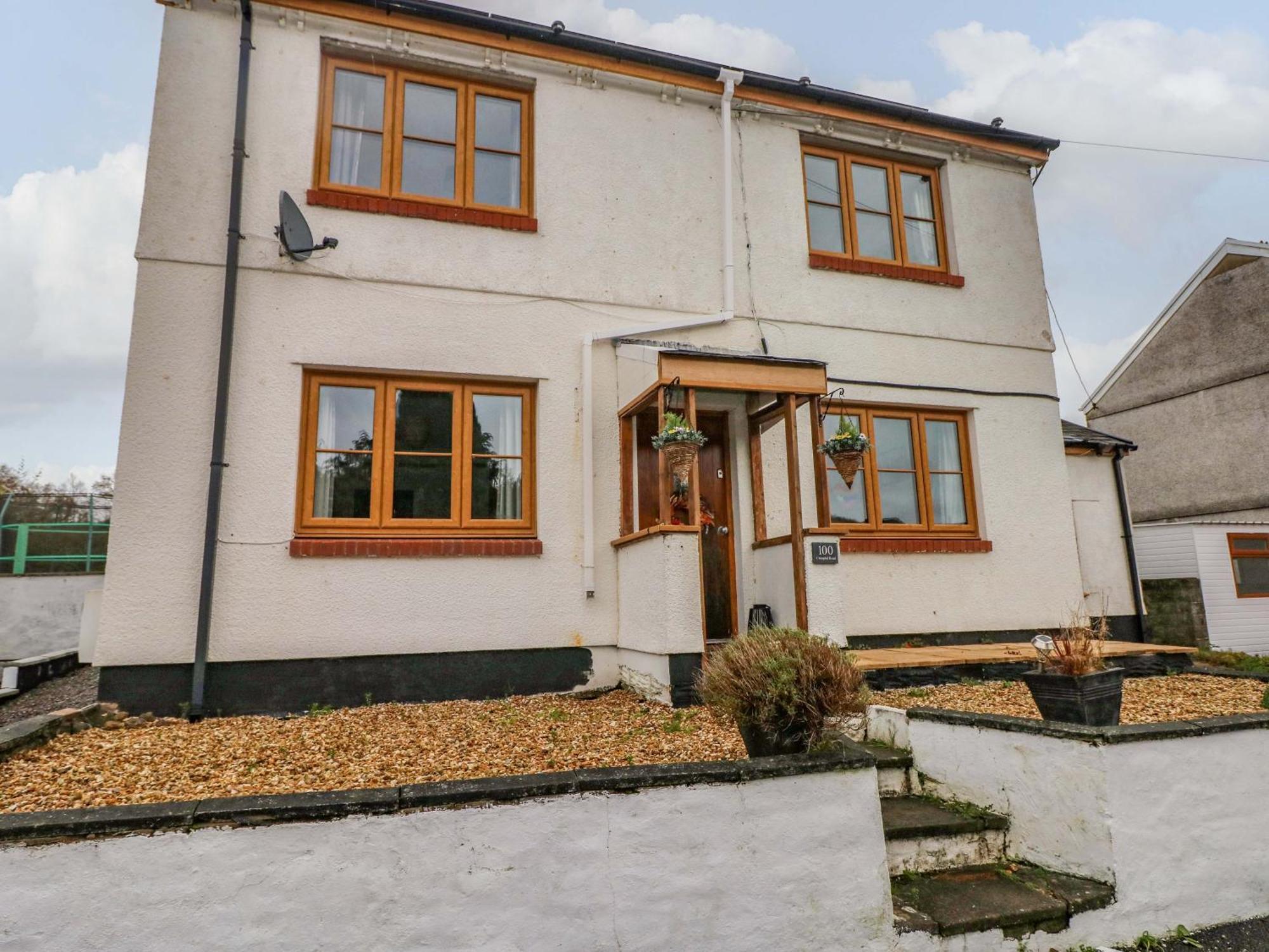 100 Cwmphil Road Holiday home